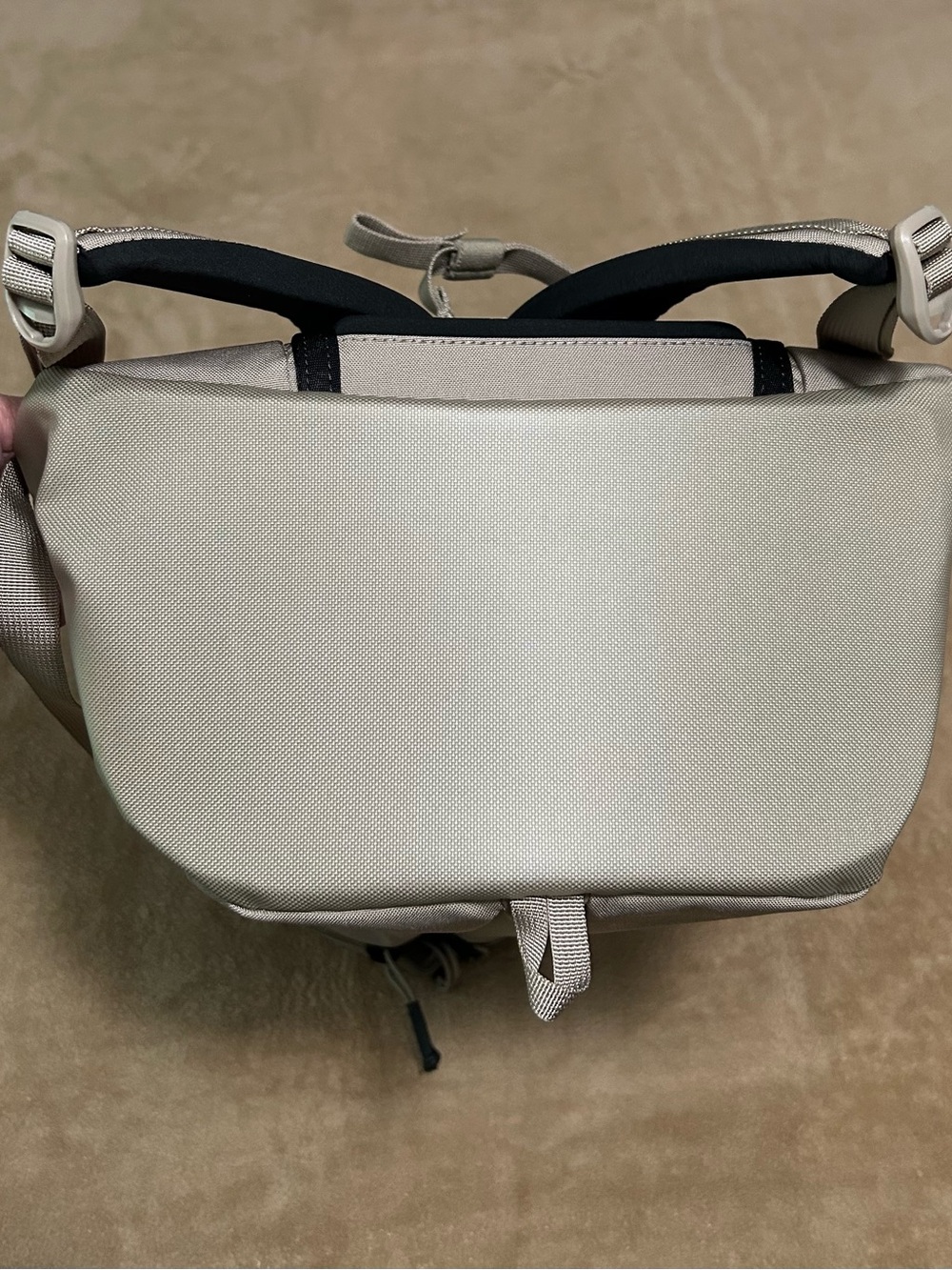 Yeti Ranchero 22L Cape Dark Taupe~EXCELLENT 
CONDITION!! {item 1} - Picture 7 of 14